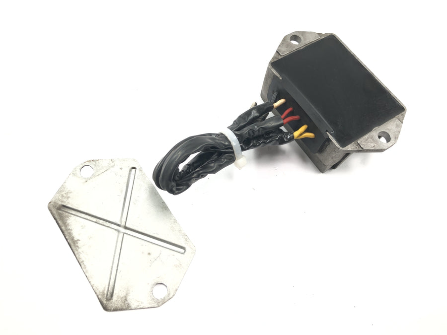 Moto Guzzi V10 Centauro [1998] - Voltage regulator rectifier regulator
