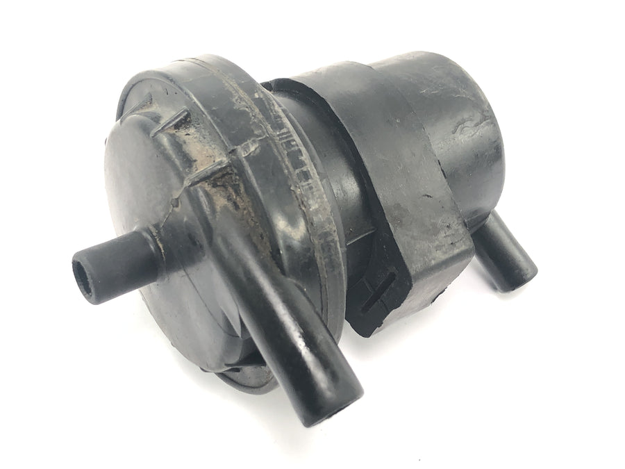 Honda NX 650 Dominator RD02 [1994] - Crankcase ventilation