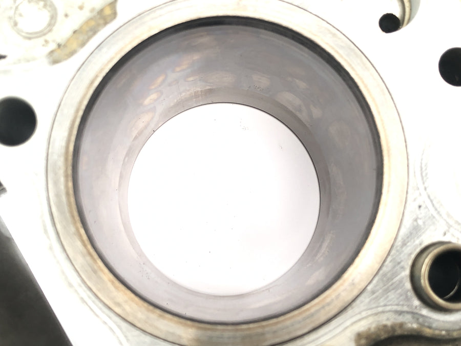 Yamaha XVS 650 4VR [1997] - Cylinder with rear piston