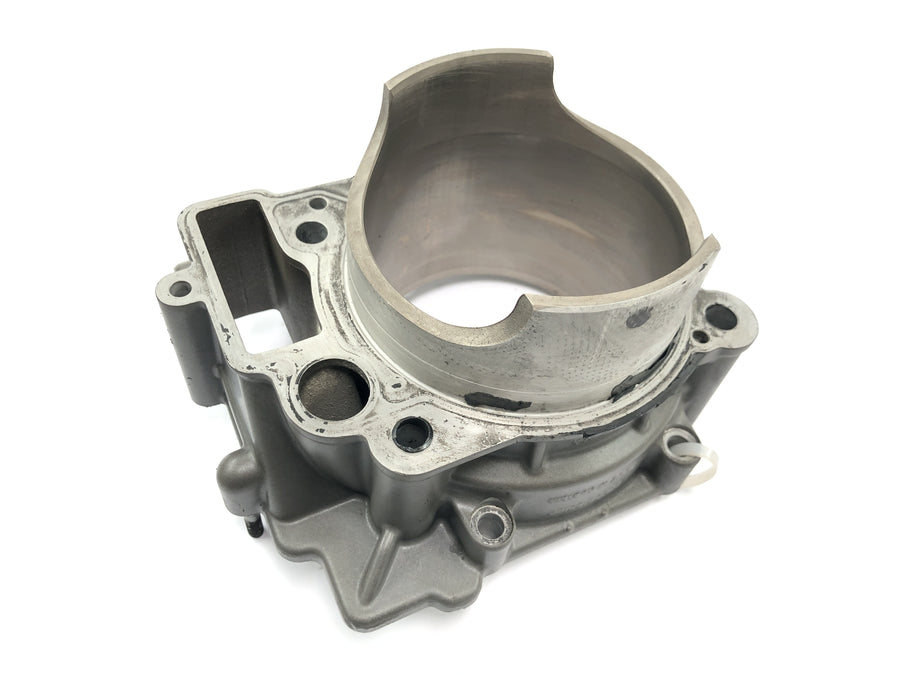KTM 950 Adventure LC8 [2004] - Cylinder with rear piston
