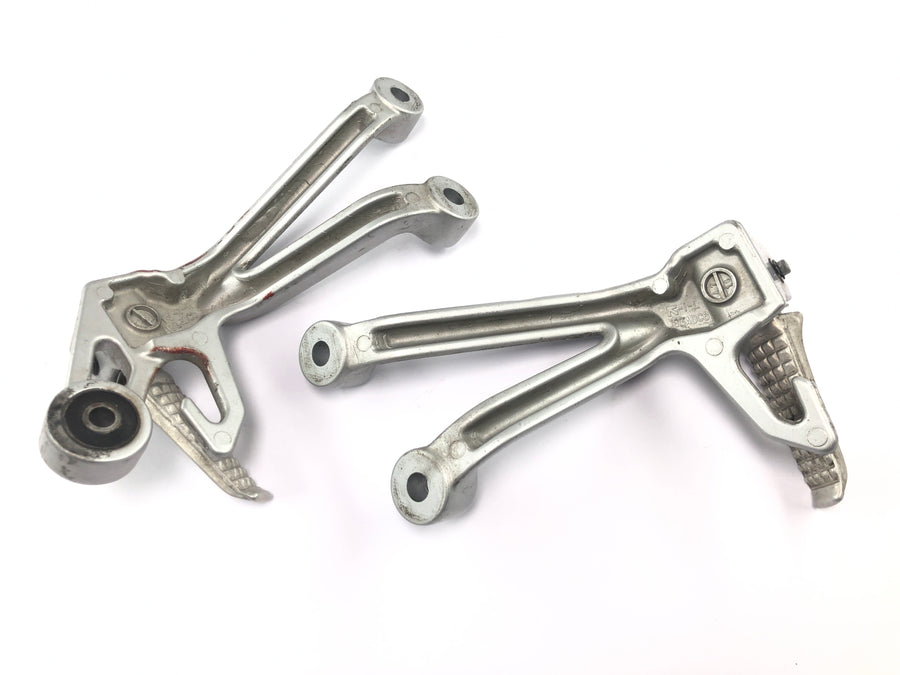 Suzuki GSX R 1000 WVBZ K3 [2003] - passenger footrests with bracket left and right pair