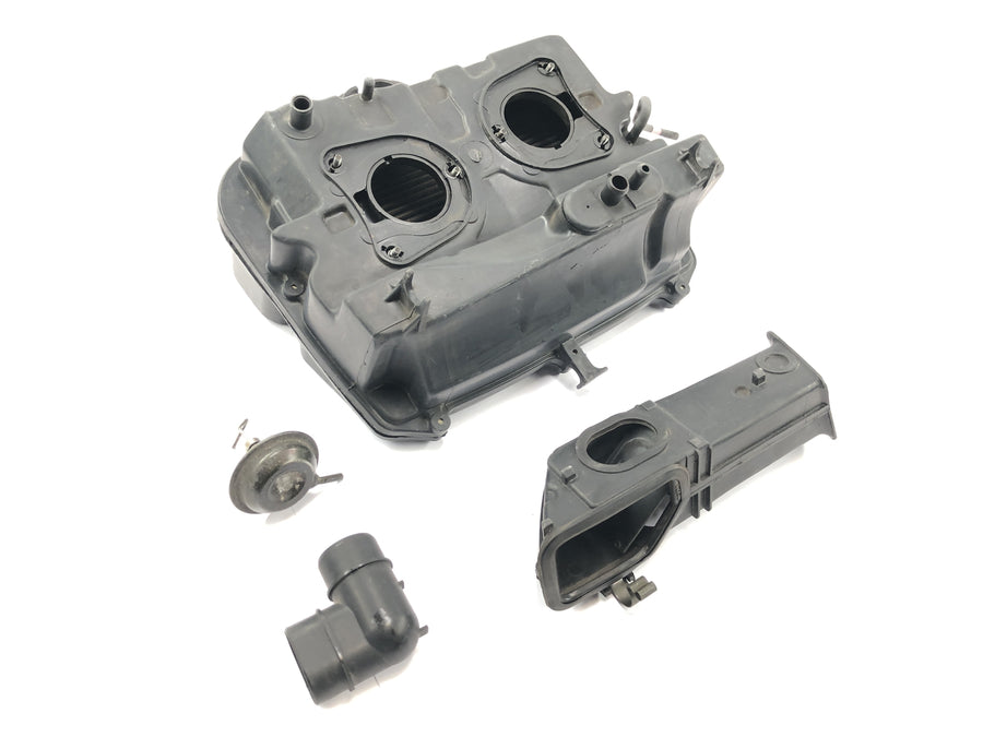 Honda GL 1500 Goldwing SC22 [1993] - Air filter box Air filter housing Intake box