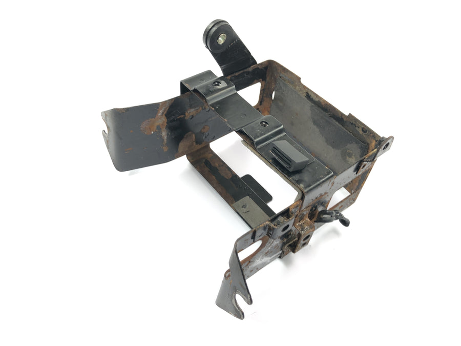 Suzuki GSX R 1100 GU74C [1987] - Battery box battery carrier