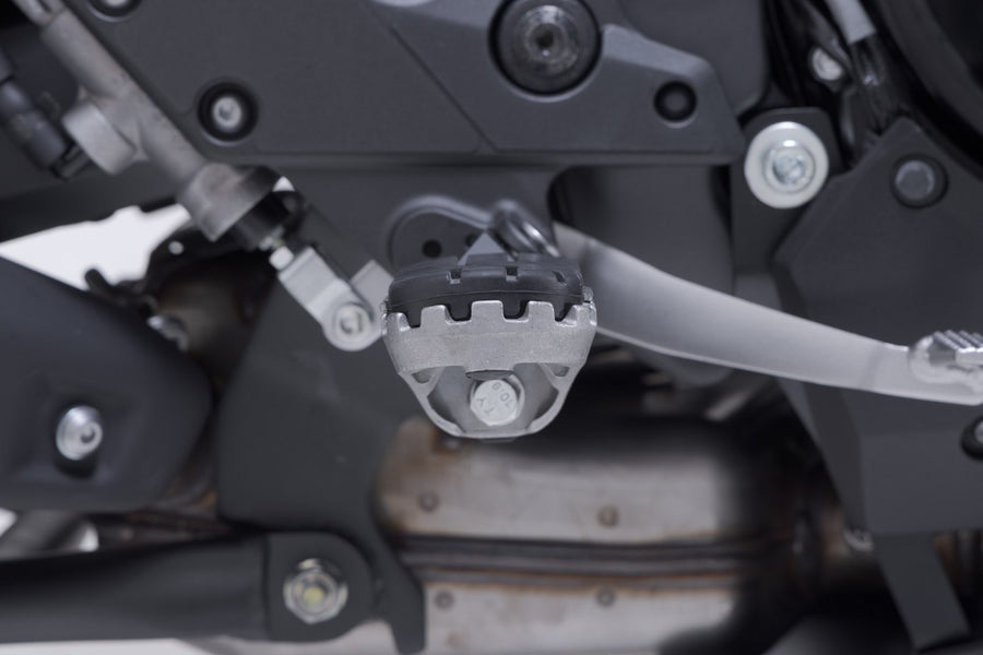 Kawasaki Versys 1100 [2025-2026] - ION footrest kit black – picture 3