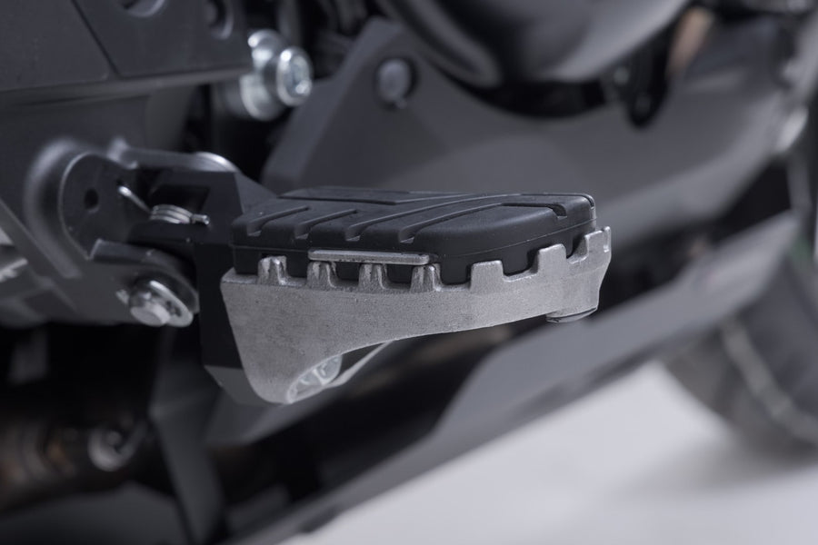 Kawasaki Versys 1100 [2025-2026] - ION footrest kit black – picture 5