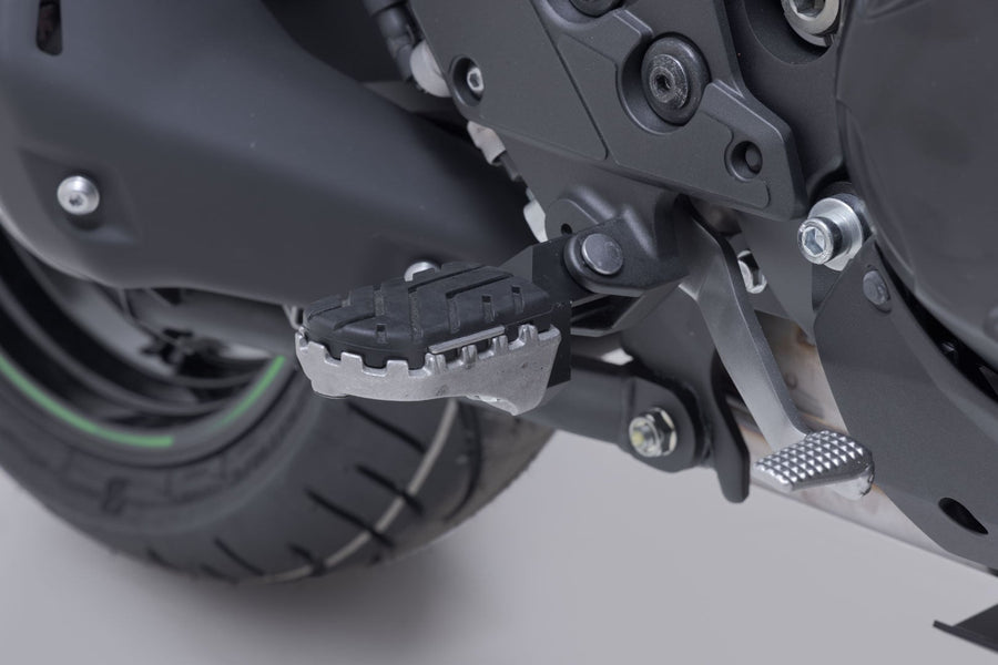 Kawasaki Versys 1100 [2025-2026] - ION footrest kit silver – picture 2