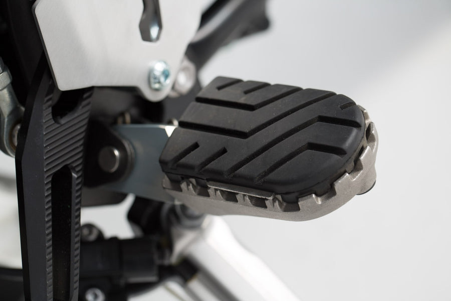 Triumph Scrambler 1200 XE [2022-2024] - ION footrest kit - picture 2