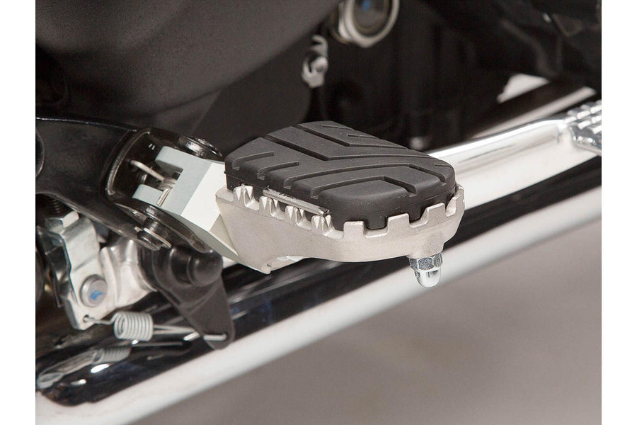 Triumph Bonneville 865 SE [2012] - ION footrest kit – picture 4
