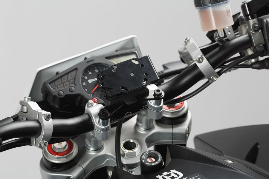 Triumph Street Triple 660 S A2 [2021] - Navi holder on the handlebars – picture 3