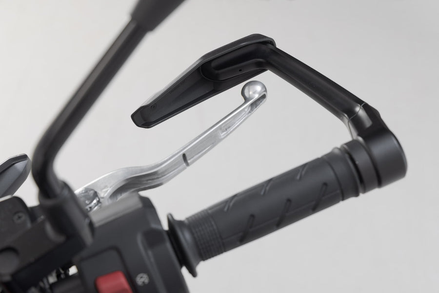 Honda CB 750 Hornet [2023-2024] - lever protector with wind deflector - picture 6