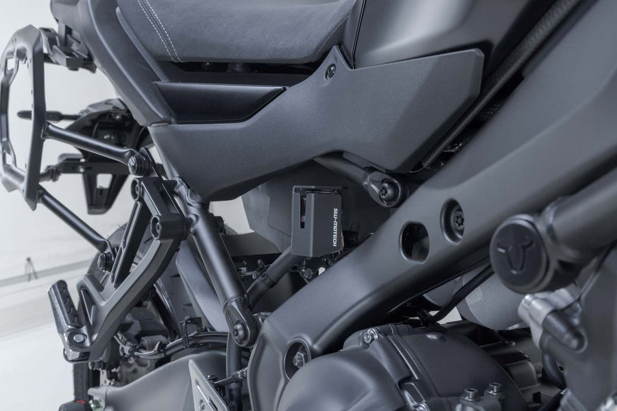 Yamaha Tracer 9 Y-AMT [2025] - Brake fluid reservoir protection - picture 7